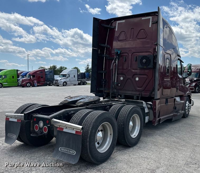 image for item DS4170 2019 Freightliner  Cascadia semi truck