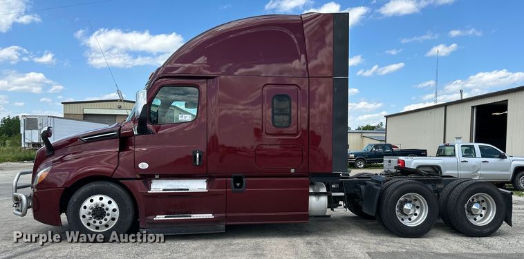 image for item DS4170 2019 Freightliner  Cascadia semi truck