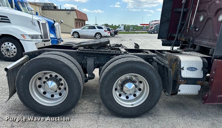 image for item DS4170 2019 Freightliner  Cascadia semi truck