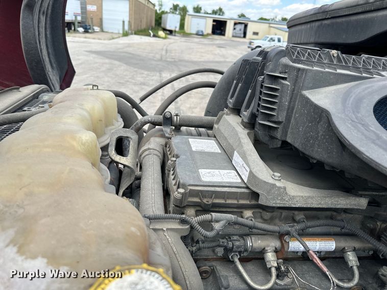 image for item DS4170 2019 Freightliner  Cascadia semi truck