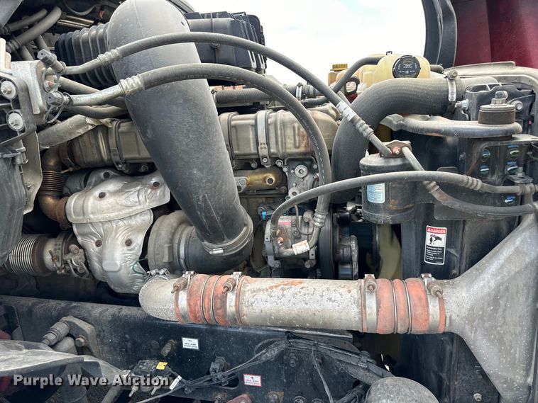 image for item DS4170 2019 Freightliner  Cascadia semi truck