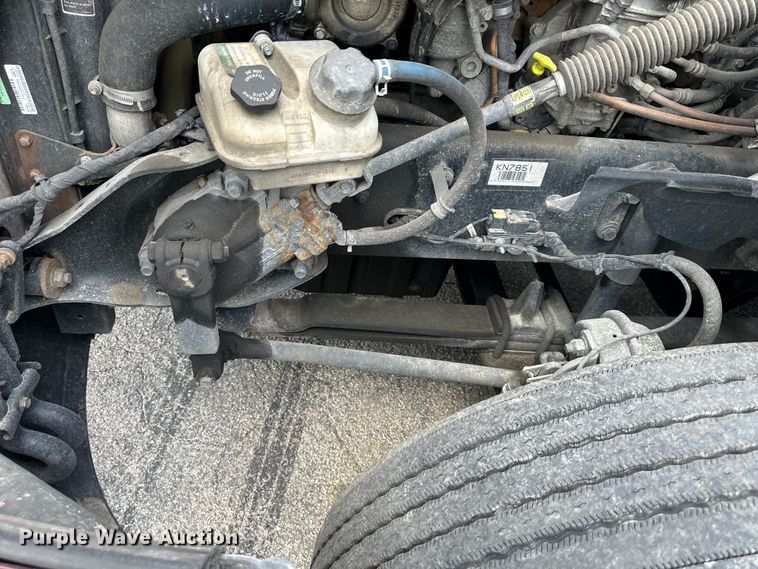 image for item DS4170 2019 Freightliner  Cascadia semi truck