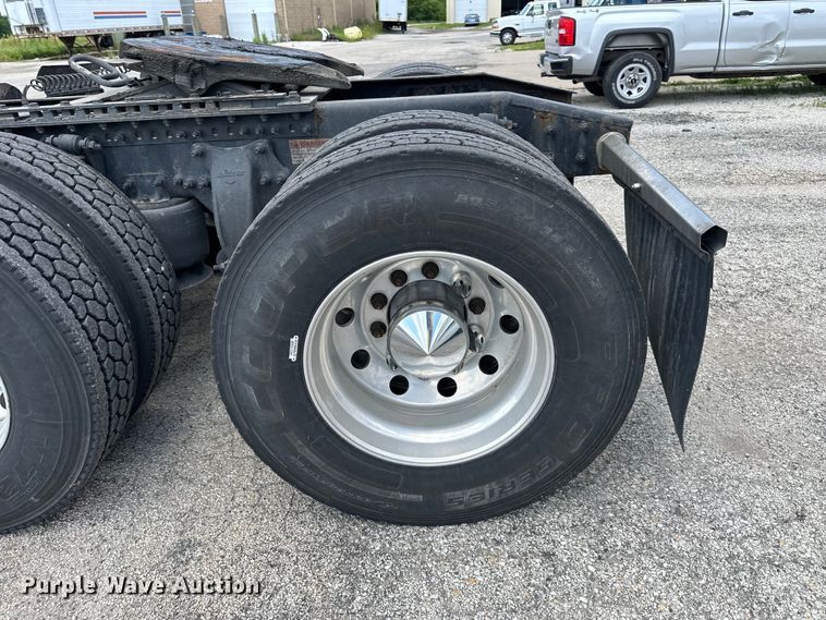 image for item DS4170 2019 Freightliner  Cascadia semi truck