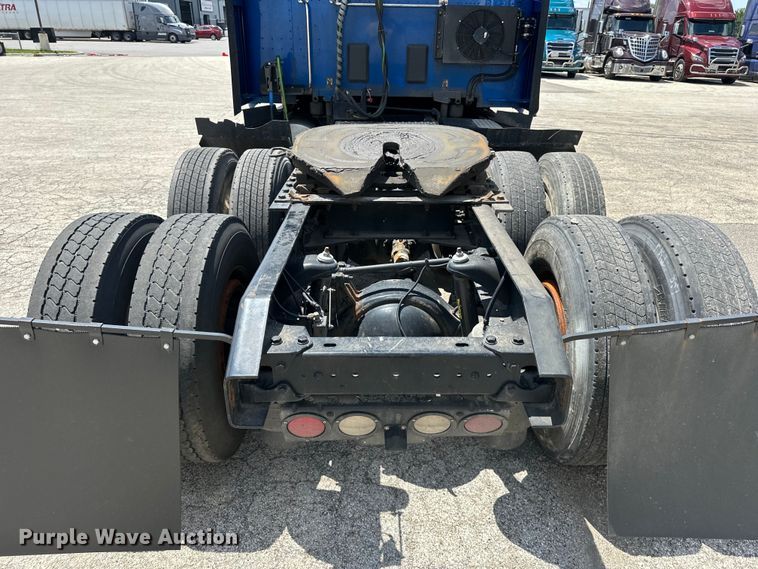 image for item DS4172 2019 Kenworth T680 semi truck