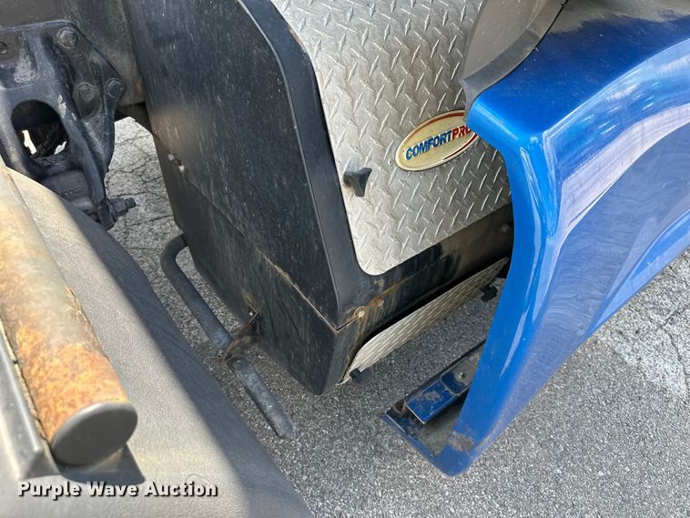 image for item DS4172 2019 Kenworth T680 semi truck