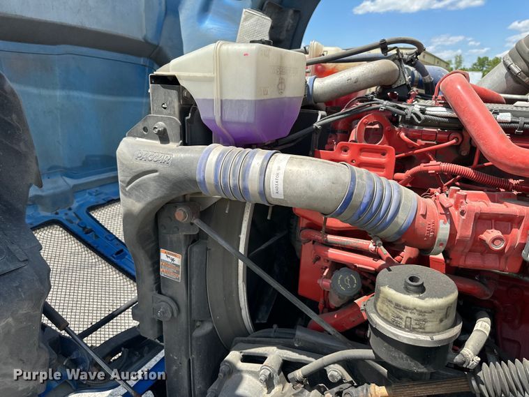 image for item DS4172 2019 Kenworth T680 semi truck