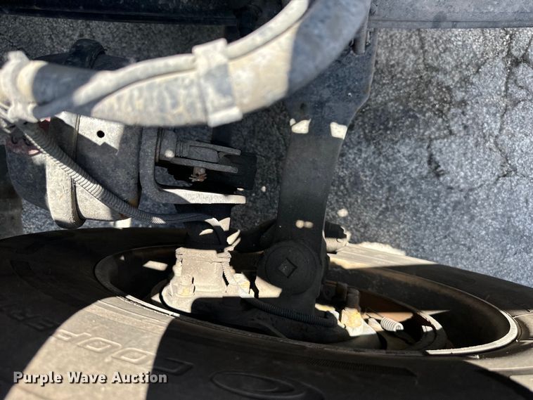 image for item DS4172 2019 Kenworth T680 semi truck