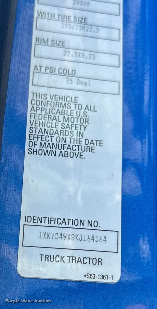 image for item DS4172 2019 Kenworth T680 semi truck