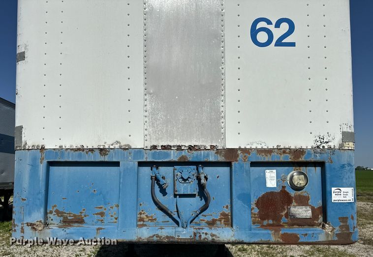 image for item DS5558 1986 Fruehauf  FB91F248LLW2 dry van trailer