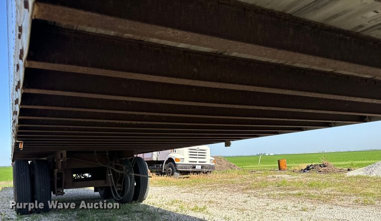image for item DS5558 1986 Fruehauf  FB91F248LLW2 dry van trailer