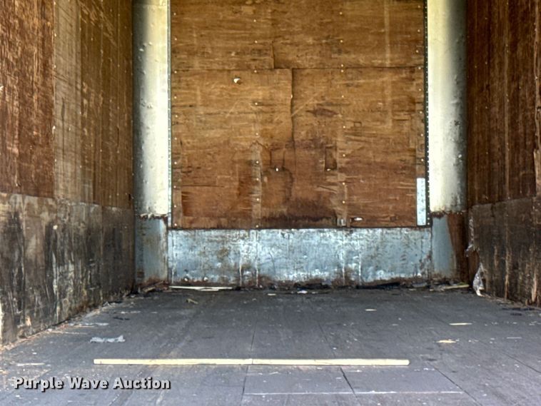 image for item DS5558 1986 Fruehauf  FB91F248LLW2 dry van trailer