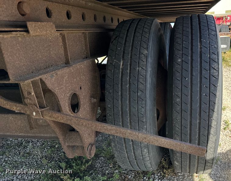 image for item DS5558 1986 Fruehauf  FB91F248LLW2 dry van trailer