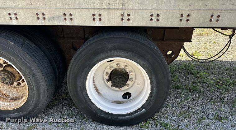 image for item DS5558 1986 Fruehauf  FB91F248LLW2 dry van trailer
