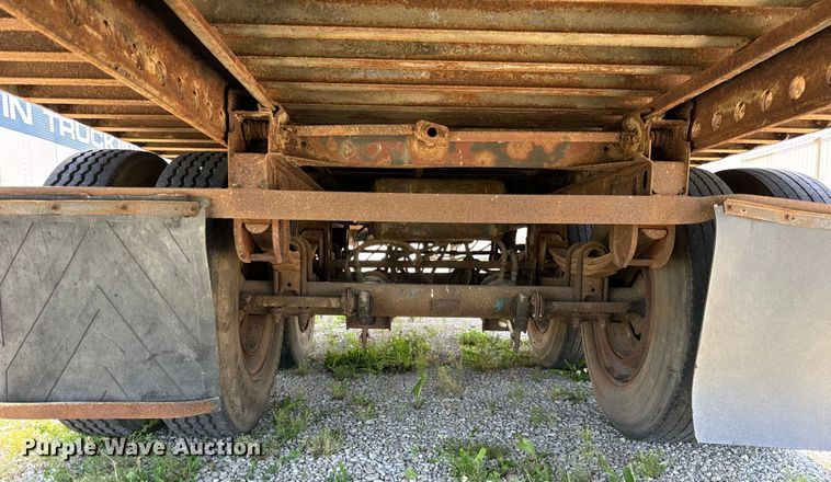 image for item DS5560 1987 Stoughton  ASVW-485T-S-C-WEDGE dry van trailer
