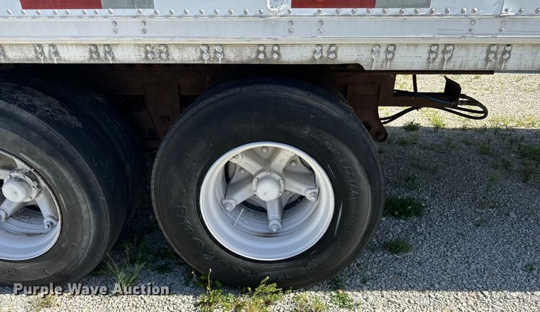 image for item DS5560 1987 Stoughton  ASVW-485T-S-C-WEDGE dry van trailer