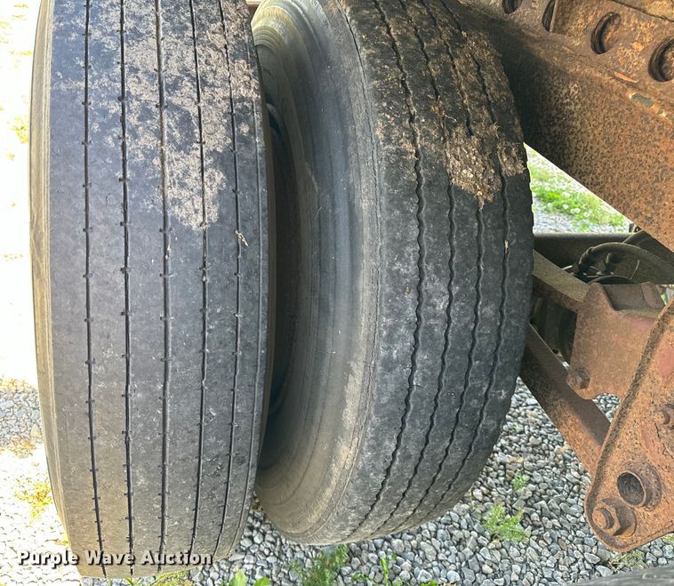 image for item DS5560 1987 Stoughton  ASVW-485T-S-C-WEDGE dry van trailer