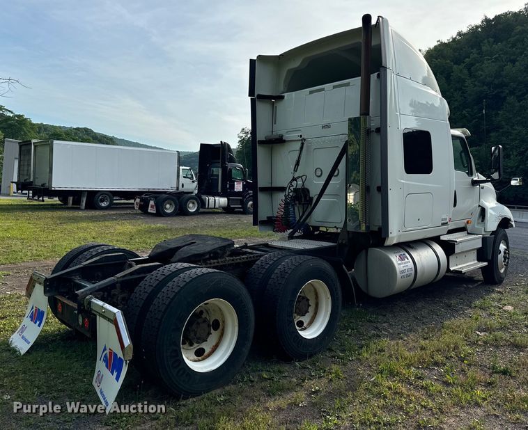 image for item DS5580 2019 International  LT625 semi truck