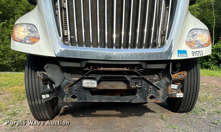 image for item DS5580 2019 International  LT625 semi truck