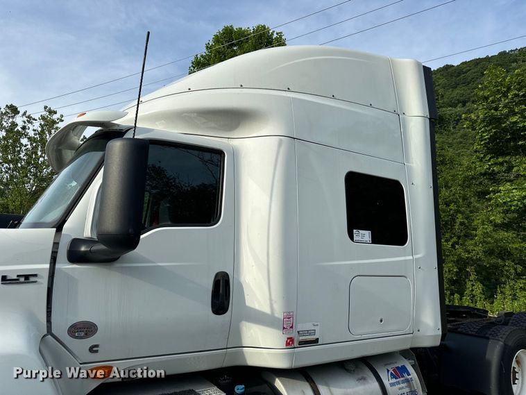 image for item DS5580 2019 International  LT625 semi truck