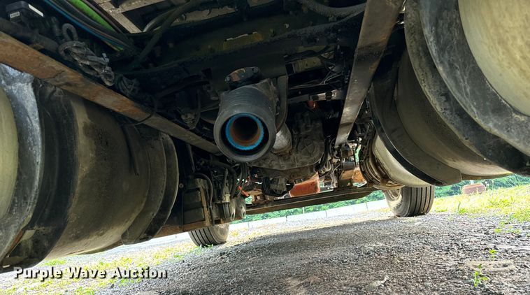 image for item DS5580 2019 International  LT625 semi truck