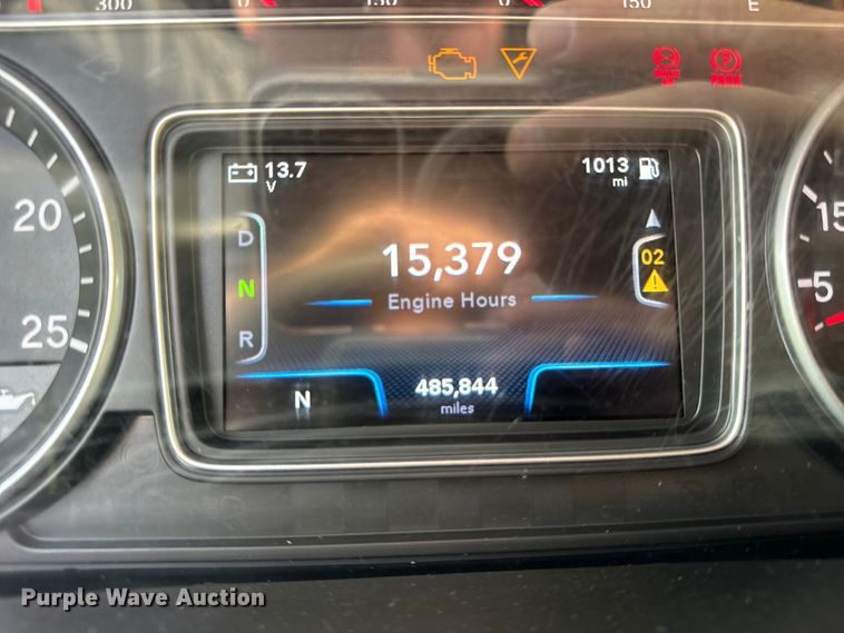 image for item DS5580 2019 International  LT625 semi truck