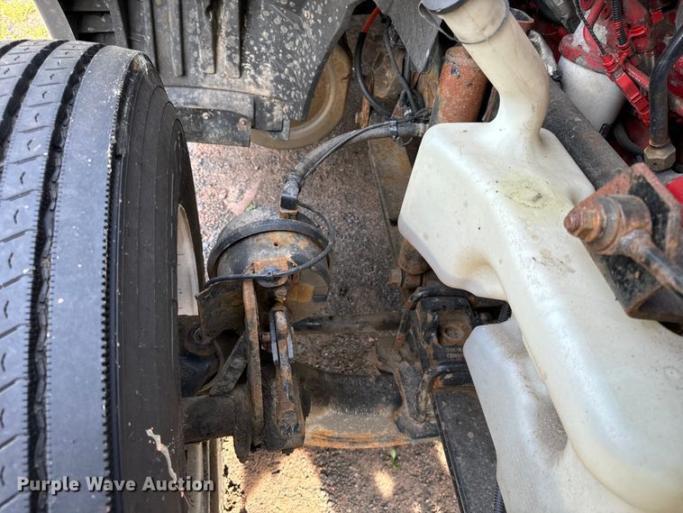 image for item DS5580 2019 International  LT625 semi truck