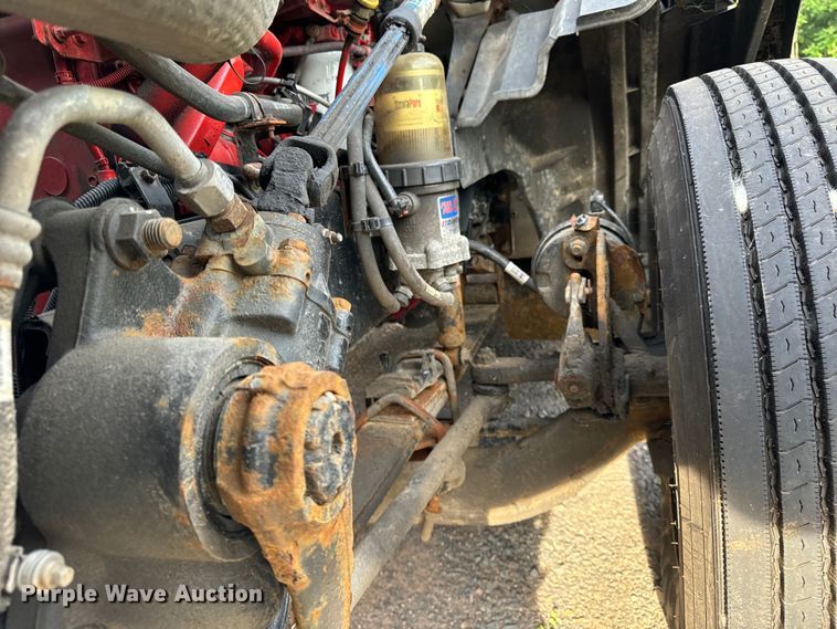 image for item DS5580 2019 International  LT625 semi truck