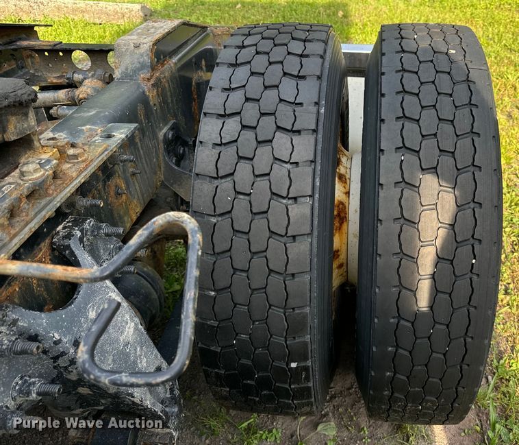 image for item DS5580 2019 International  LT625 semi truck