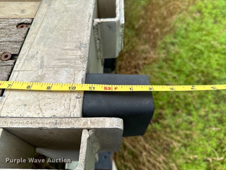 image for item DX0675 2015 Utility flatbed trailer