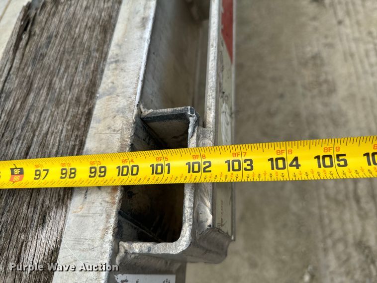 image for item DX0675 2015 Utility flatbed trailer