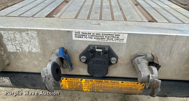 image for item DX0675 2015 Utility flatbed trailer