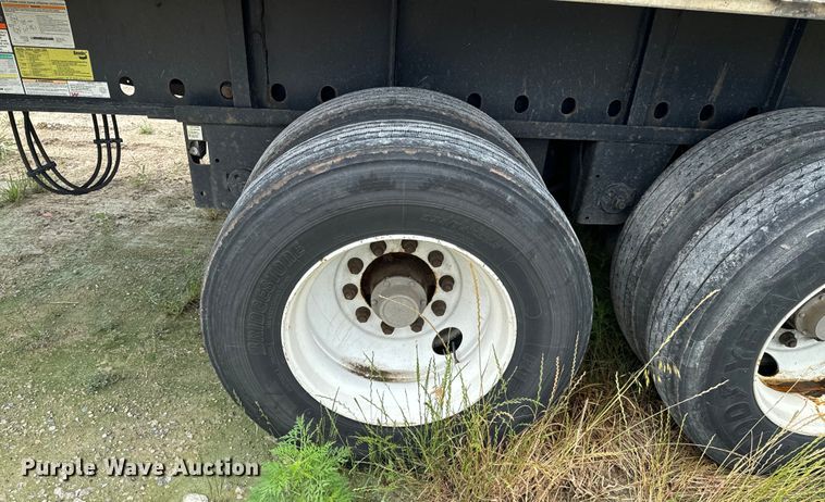 image for item DX0675 2015 Utility flatbed trailer