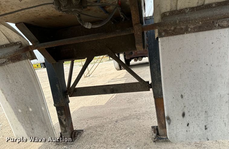 image for item DX0676 1993 Walker Stainless tank trailer