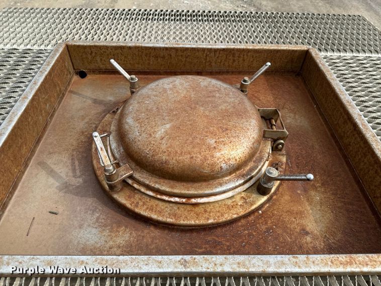 image for item DX0676 1993 Walker Stainless tank trailer