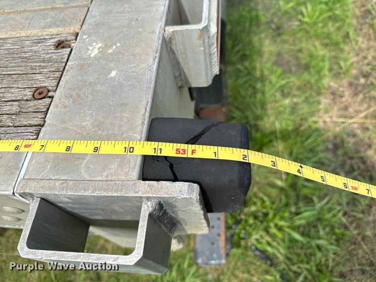 image for item DX0681 2015 Utility flatbed trailer