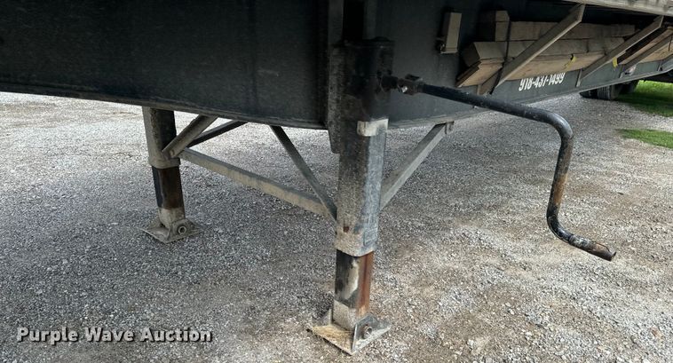 image for item DX0681 2015 Utility flatbed trailer