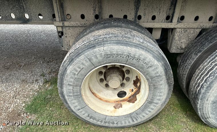 image for item DX0681 2015 Utility flatbed trailer