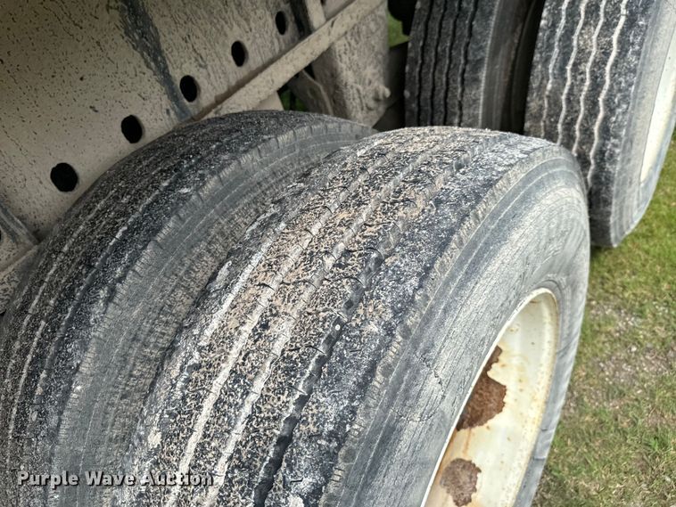 image for item DX0681 2015 Utility flatbed trailer