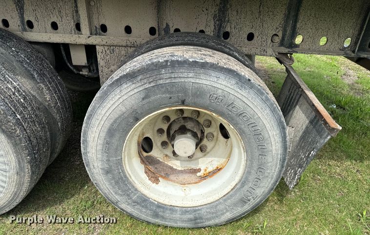 image for item DX0681 2015 Utility flatbed trailer