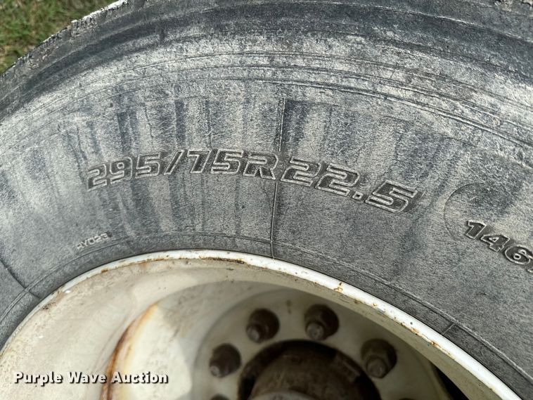 image for item DX0681 2015 Utility flatbed trailer