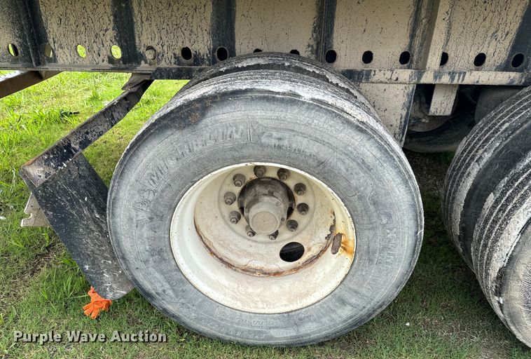 image for item DX0681 2015 Utility flatbed trailer