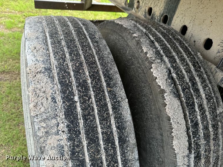 image for item DX0681 2015 Utility flatbed trailer