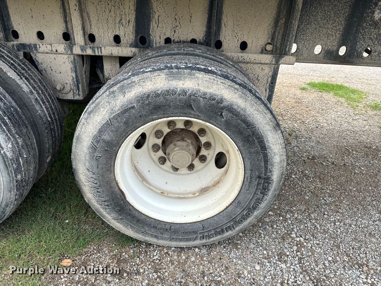 image for item DX0681 2015 Utility flatbed trailer