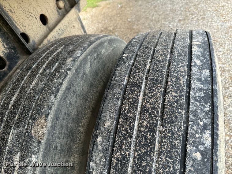 image for item DX0681 2015 Utility flatbed trailer