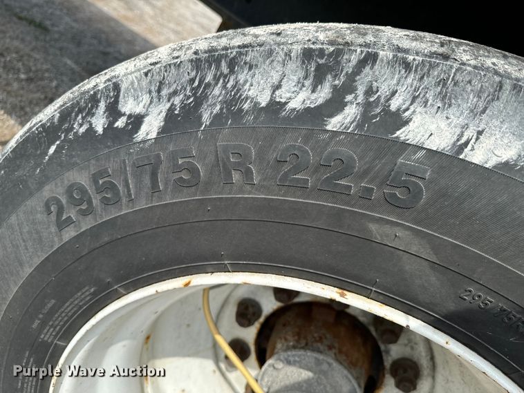 image for item DX0682 2014 Utility flatbed trailer