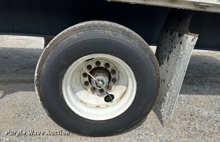 image for item DX0682 2014 Utility flatbed trailer