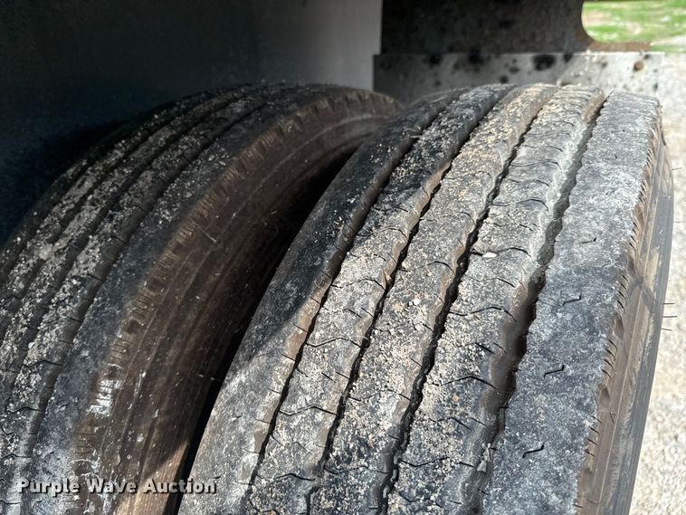 image for item DX0682 2014 Utility flatbed trailer