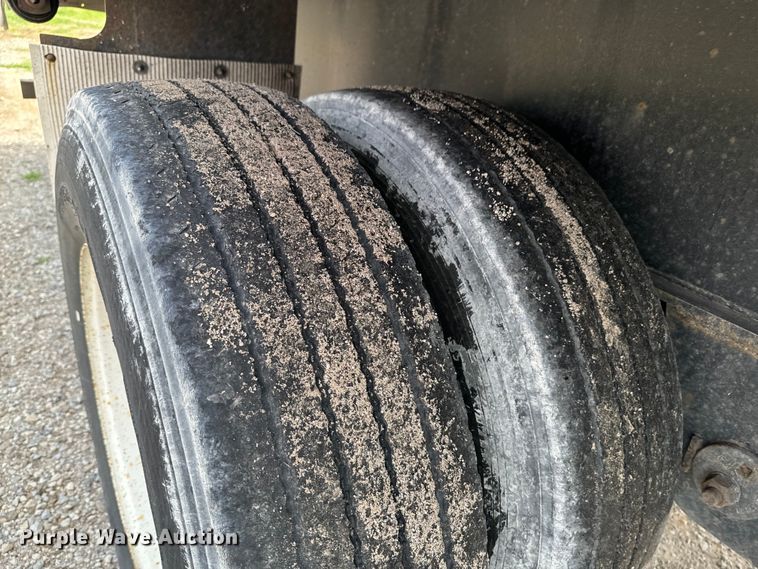 image for item DX0682 2014 Utility flatbed trailer