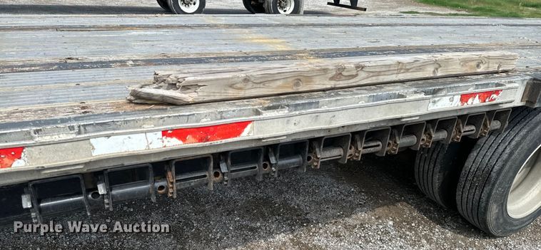 image for item DX0683 2006 Transcraft DTL-2100 drop deck trailer