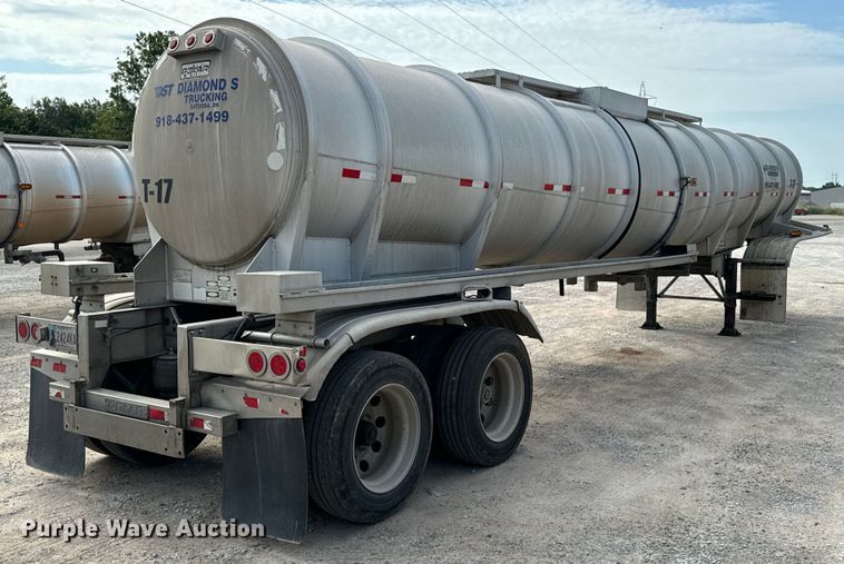 image for item DX0796 2013 Polar tank trailer